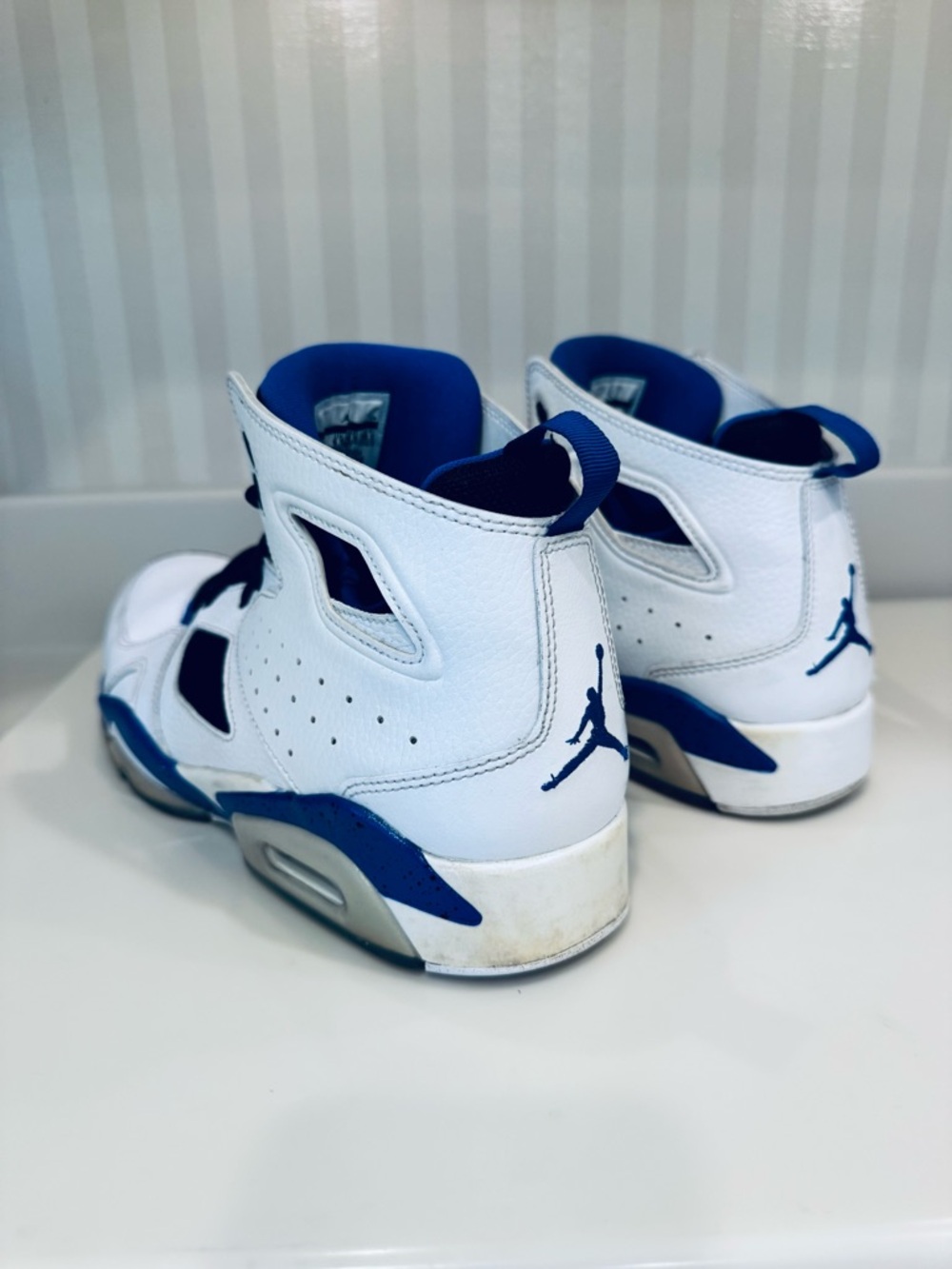 the Air Jordan Flight Club 91 “White Hyper Royal" - Picture 8 of 16